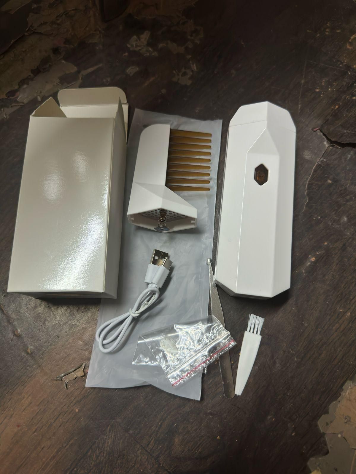 Portable Multifunctional Comb, Adding Fragrance To Hair Hand Massage and Comb Hair